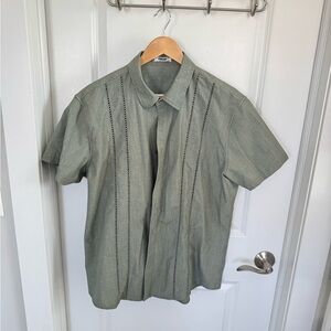 Men's Green Short Sleeve Shirt
